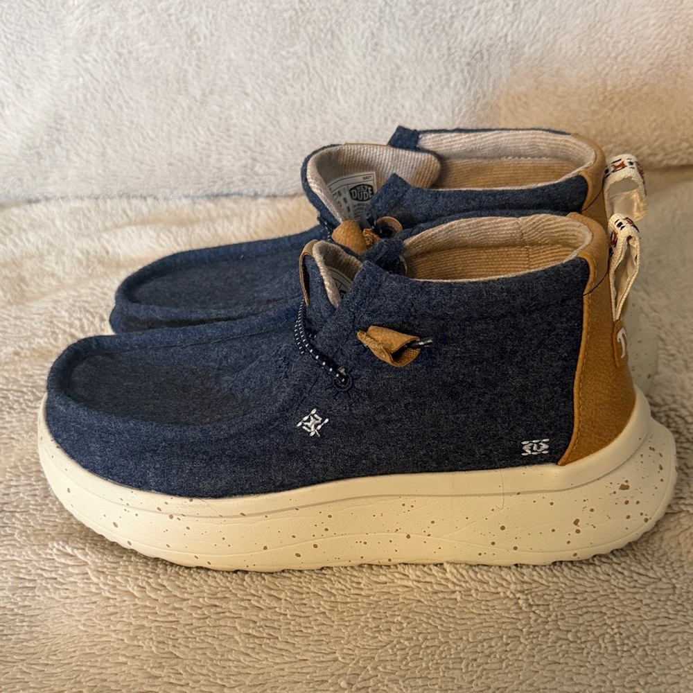 Hey Dude Wendy Peak Hi Wool Navy Size W8.